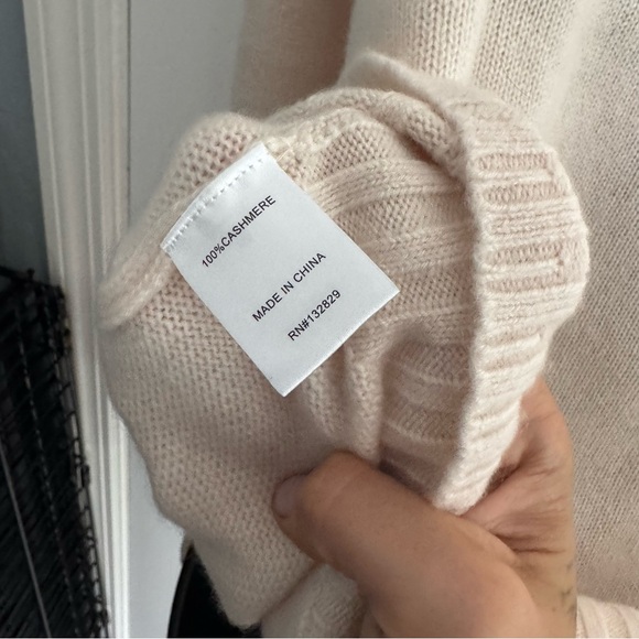 NWT SRG Fayy Elegant Cream Pink Turtleneck Sweater - Size S - Picture 5 of 6